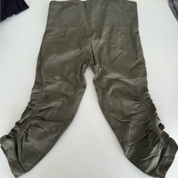 VINTAGE LULULEMON IN THE FLOW CROP SEAMLESS LEGGINGS HEATHERED FATIGUE GREEN 2 - Picture 3 of 4